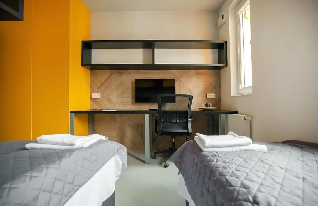Iroom-1